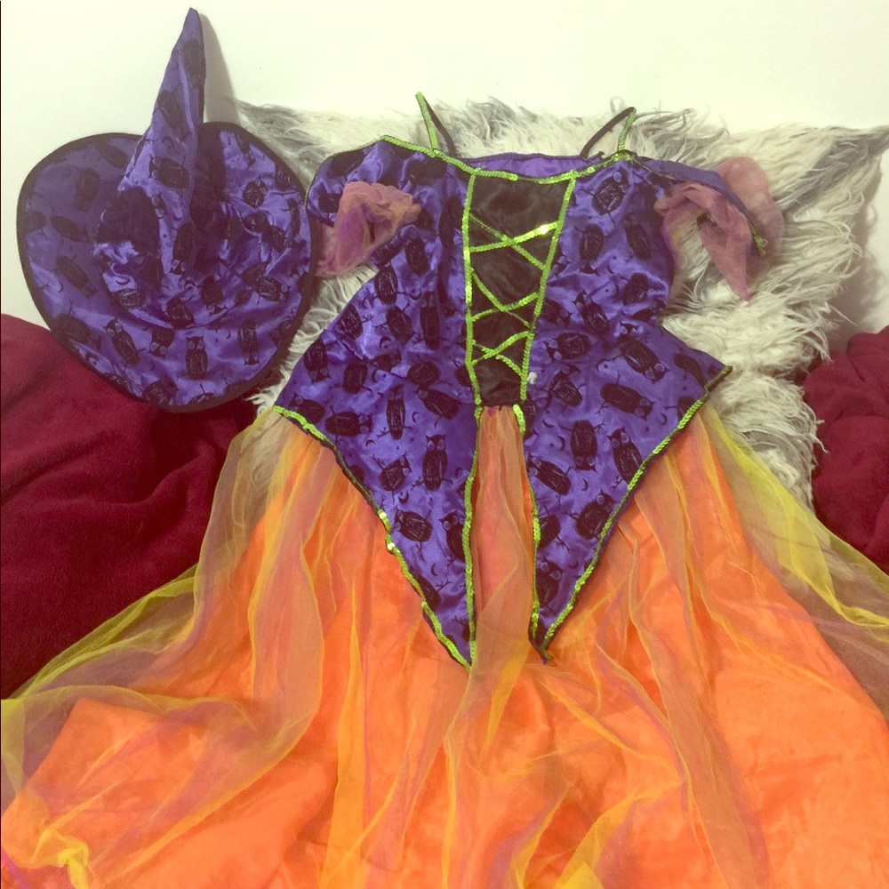 Witch custom dress and hat for girls💗